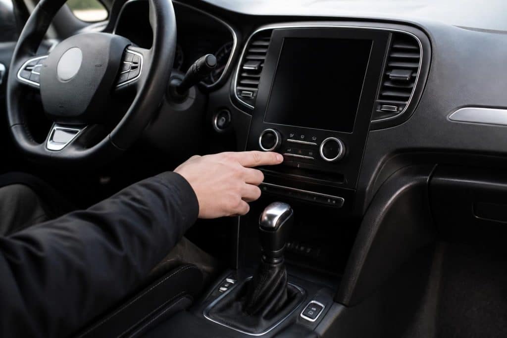 découvrez une méthode simple et rapide pour réinitialiser le système adblue de votre renault megane 4 sans avoir besoin d'outils spécialisés. suivez notre guide pas à pas pour une remise à zéro efficace.