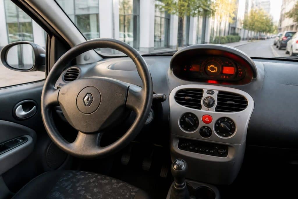 découvrez la signification des voyants sur votre twingo 2 et trouvez des solutions rapides pour résoudre les problèmes courants afin de garantir la sécurité et la performance de votre véhicule.