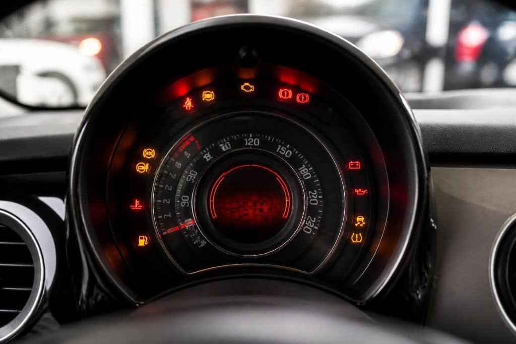 découvrez la signification des voyants de votre fiat 500 et apprenez des solutions rapides pour les comprendre et agir efficacement.