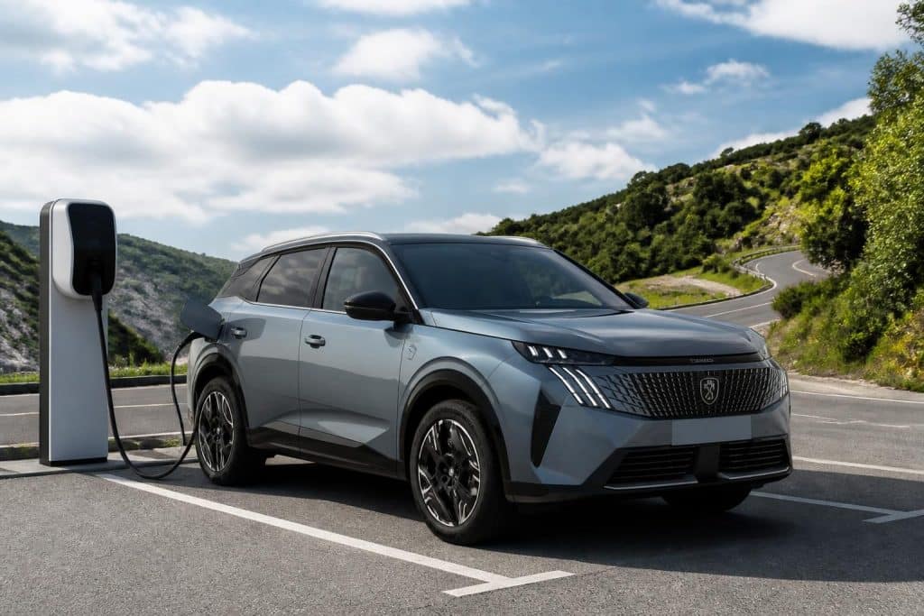 découvrez l'autonomie de la peugeot 5008 électrique, ses performances dynamiques et les options de recharge pour une expérience de conduite optimale.