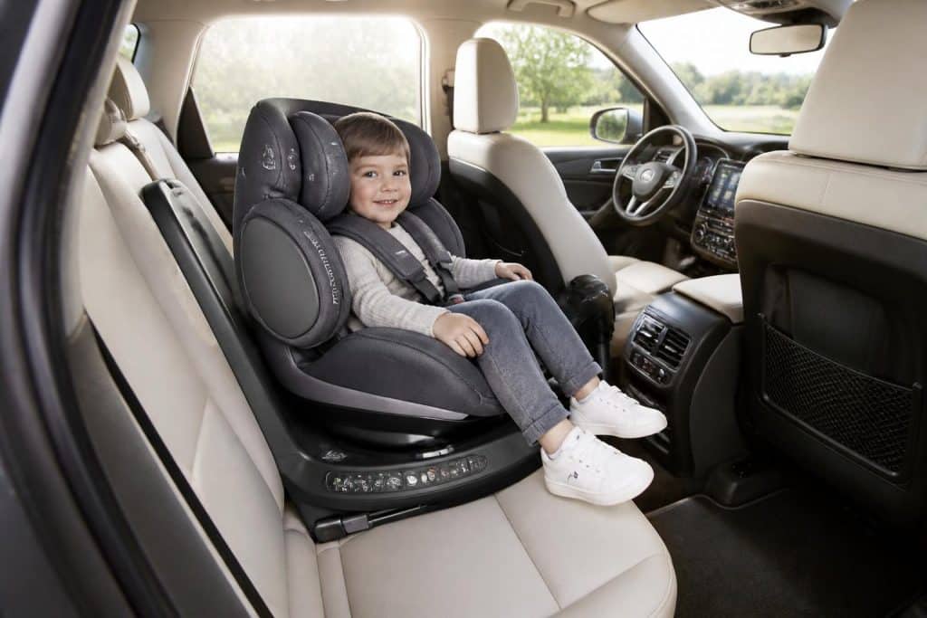 découvrez notre comparatif 2026 des meilleurs sièges auto pivotants avec des conseils d'achat pour garantir sécurité et confort à votre enfant lors de vos trajets.