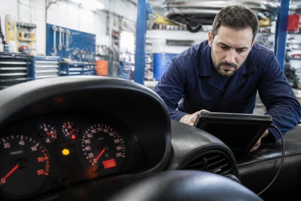découvrez les causes courantes du voyant service sur votre clio 2 et trouvez des solutions rapides pour résoudre ce problème et assurer le bon fonctionnement de votre véhicule.